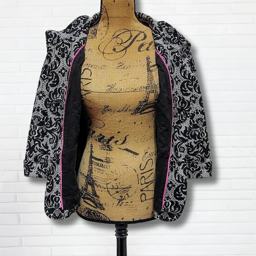 Talbots Black & White Jacquard Blazer | Size 4 | Elegant Damask Statement Piece - Picture 3 of 6